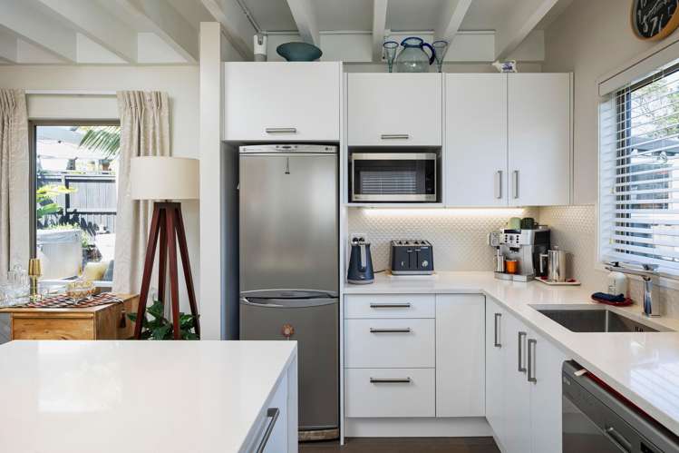 2/5 Wesley Avenue Mount Albert_6