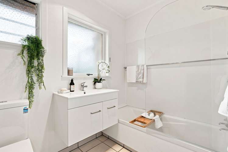 1/497 Beach Road Murrays Bay_15