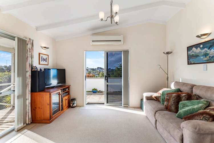 42a Target Road Totara Vale_2