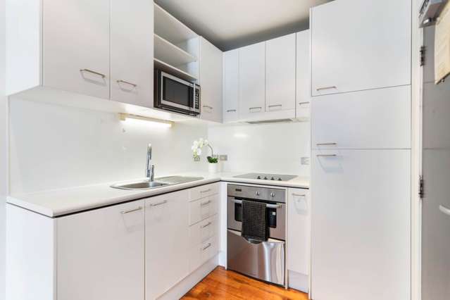 37B/16 Gore Street City Centre_4