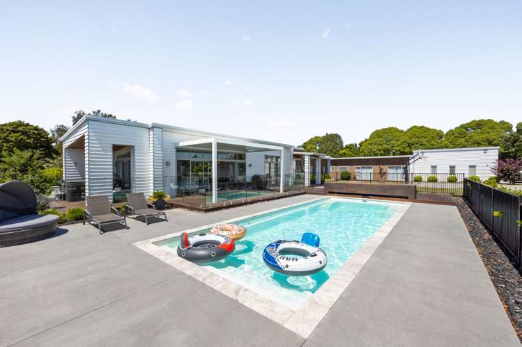 1 Alan Livingston Drive Cambridge_26