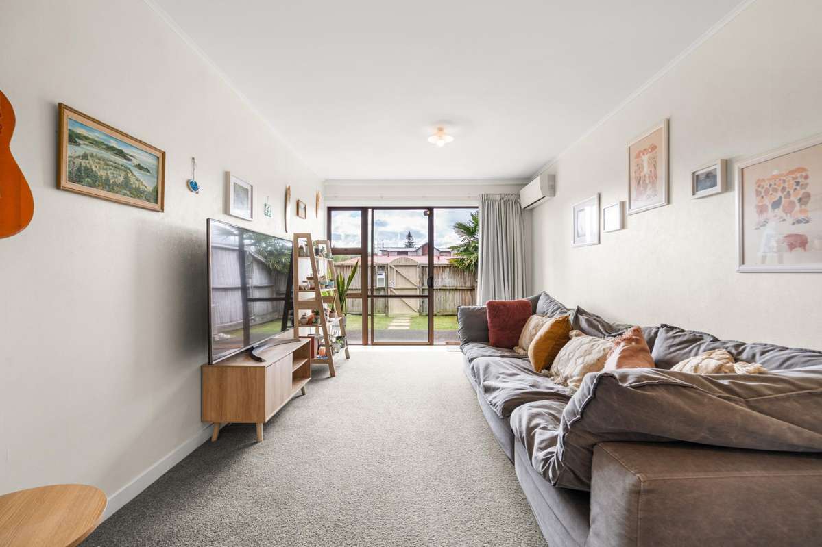 2/48 Byron Street_2