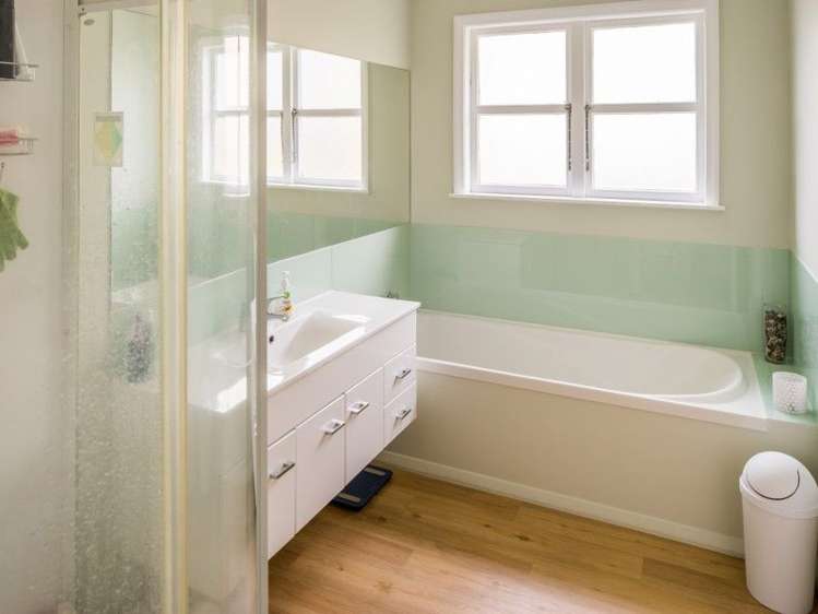 16b Rose Street Porirua East_9