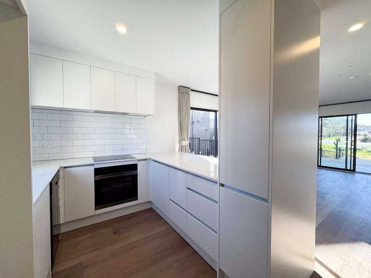 8/16 Molley Green Place 10044_2