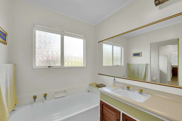 70 Bishop Road Parapara_12