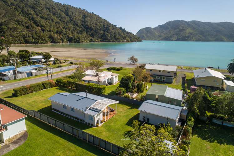 20 Renata Road Okiwi Bay_13