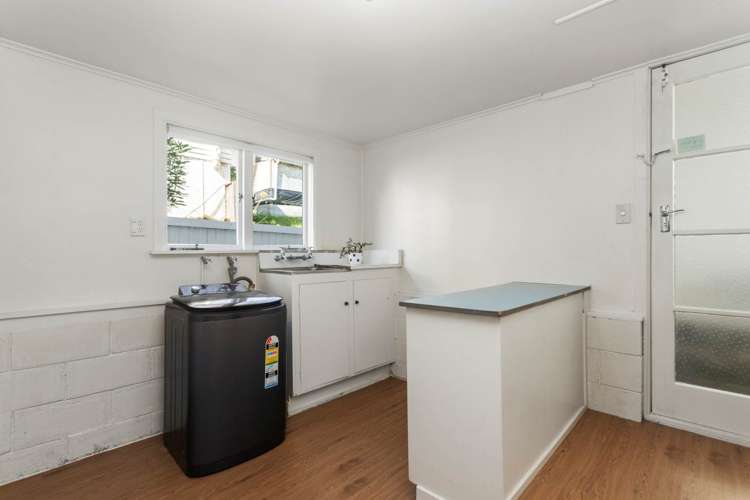 8 Parfitt Street Mount Roskill_15