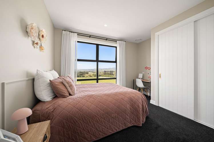 83 Charles Robert Drive Kahutara_22