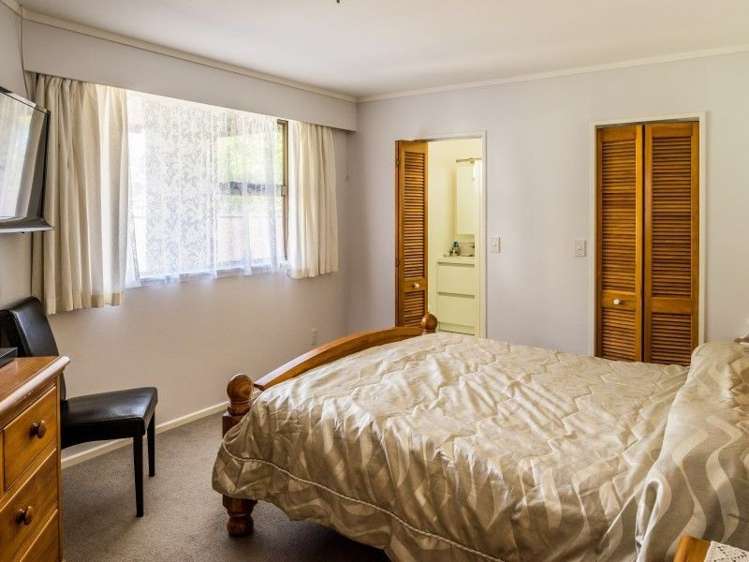 10 Reef Street Island Bay_13