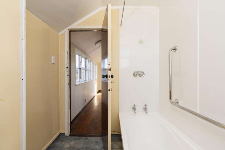 136 Riselaw Road Calton Hill_15