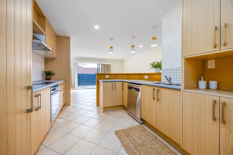 139 Roberta Crescent Orewa_7