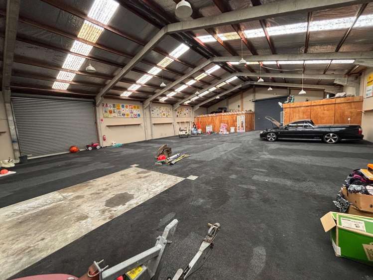 8 and 10 Riverbank Road Otaki Beach_3