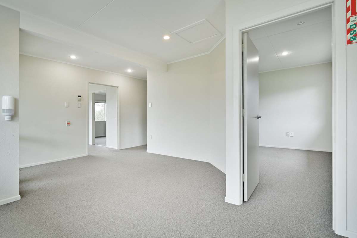 305 King Street South_1