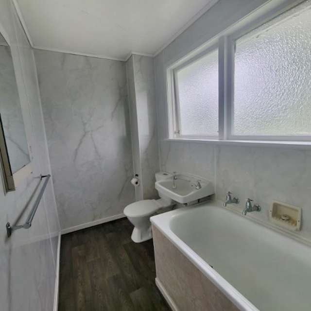 40 Devon Crescent 10985_4