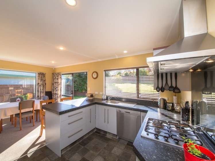 64 Fraser Drive Feilding_3