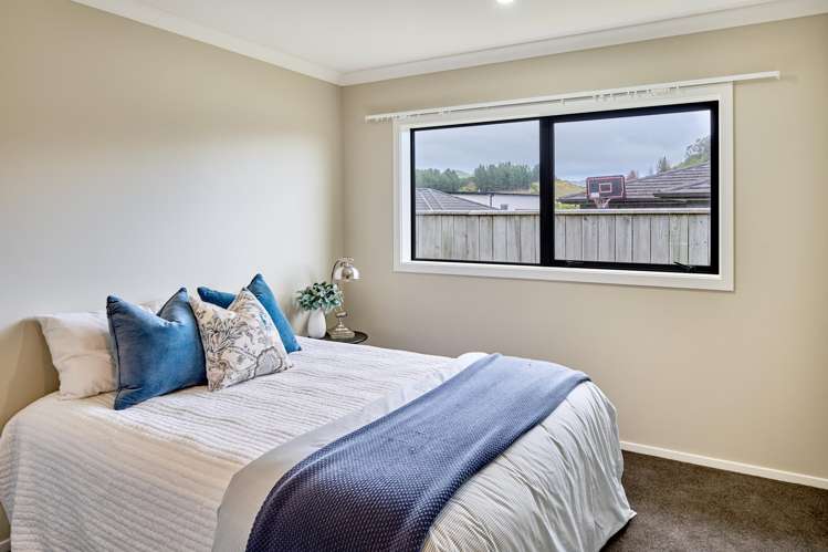 96 Endeavour Drive Whitby_12