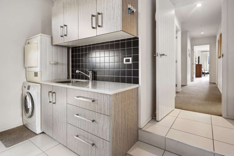 66a Basley Road Owhata_16