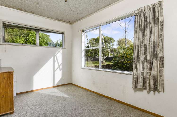 41 Tiroroa Avenue Te Atatu South_11