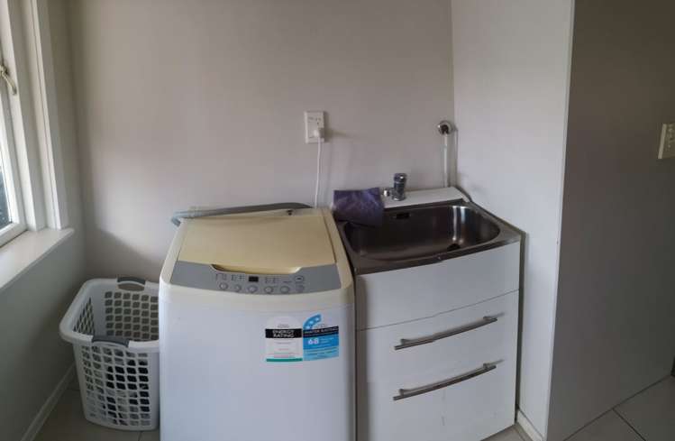 1/61 Beaubank Road Kelston_7