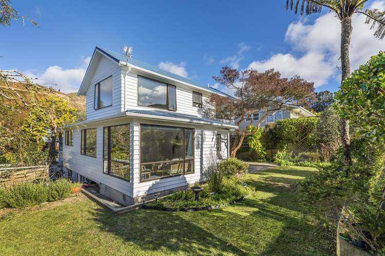 22 Sunrise Boulevard Tawa_25