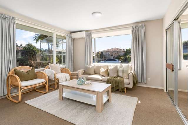 6 De Bloge Place Burwood_1