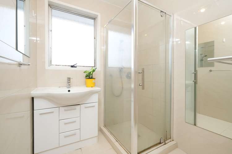 6 Aquarius Avenue Glen Eden_16