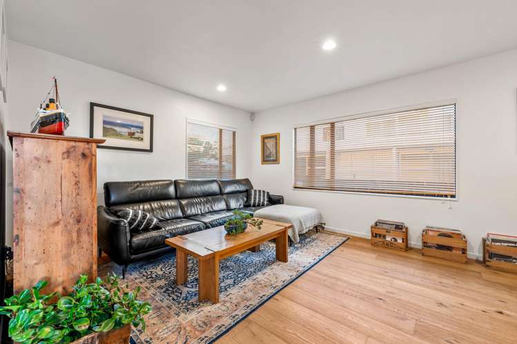 2 Ngatira Road Muriwai_17