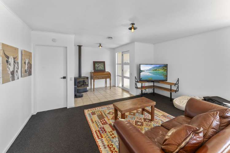 27 Idesia Grove Richmond_10