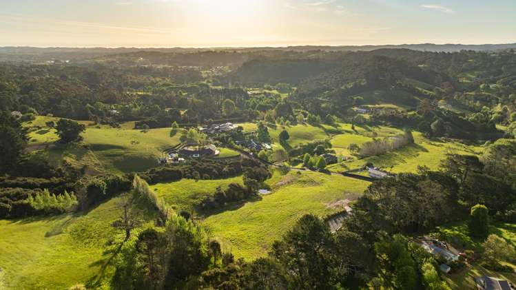 15 Elmore Road Paremoremo_10