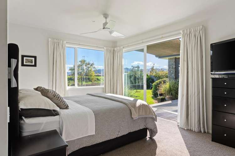 13 Gwyneth Place Lytton West_11