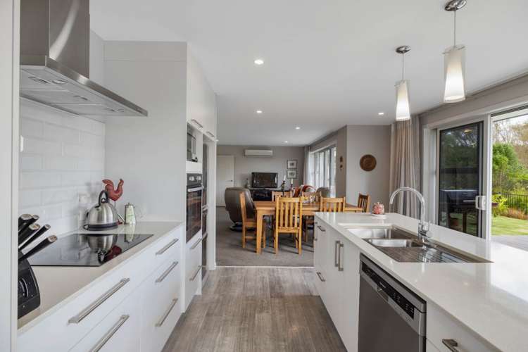 208 Hollister Lane Ohauiti_15