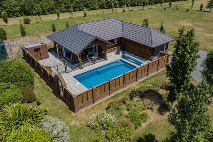 8 Leith Drive Loburn_24