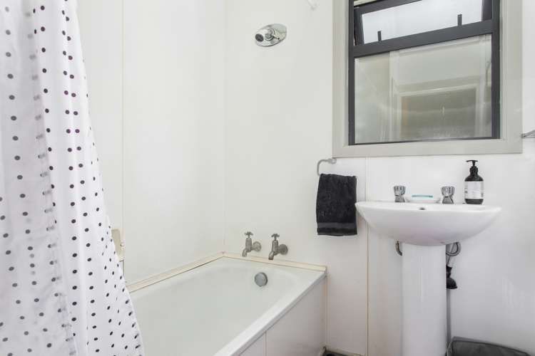 36 Tawa Street Edgecumbe_23