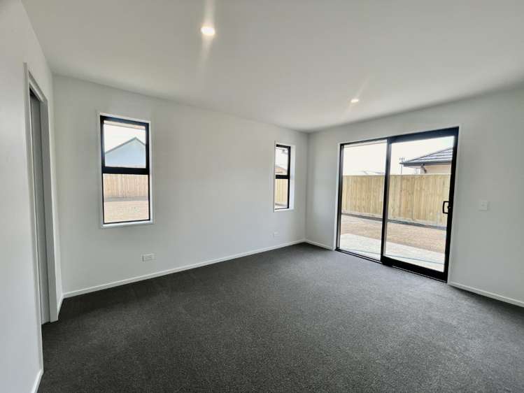 21 Muldowney Drive 11103_11