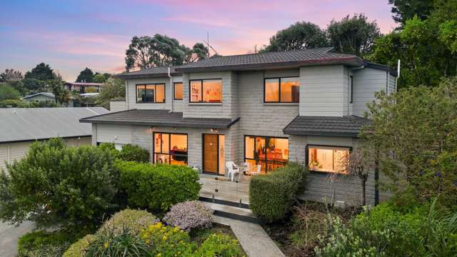 Live Above It All – Your Valley Oasis Awaits!