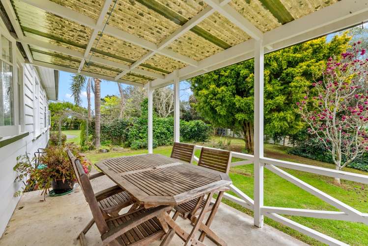 264 Glenbrook Beach Road Glenbrook_19