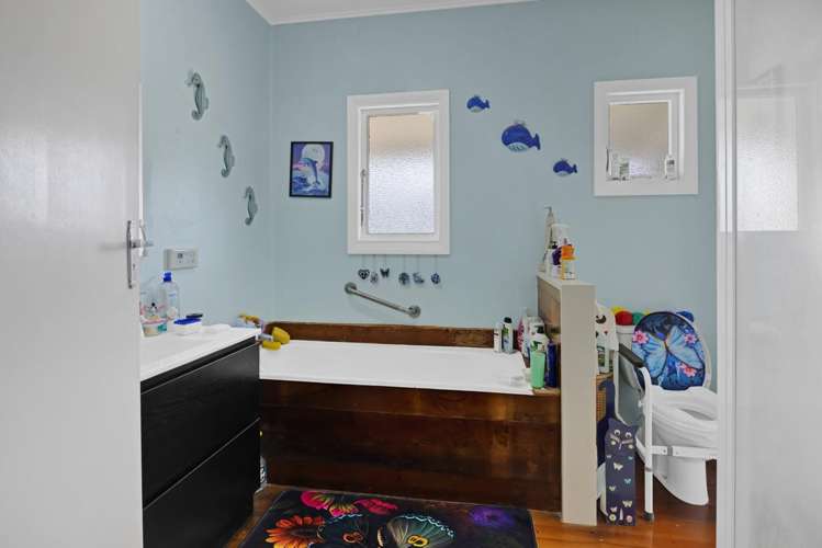 51 Terou Street Manaia_9