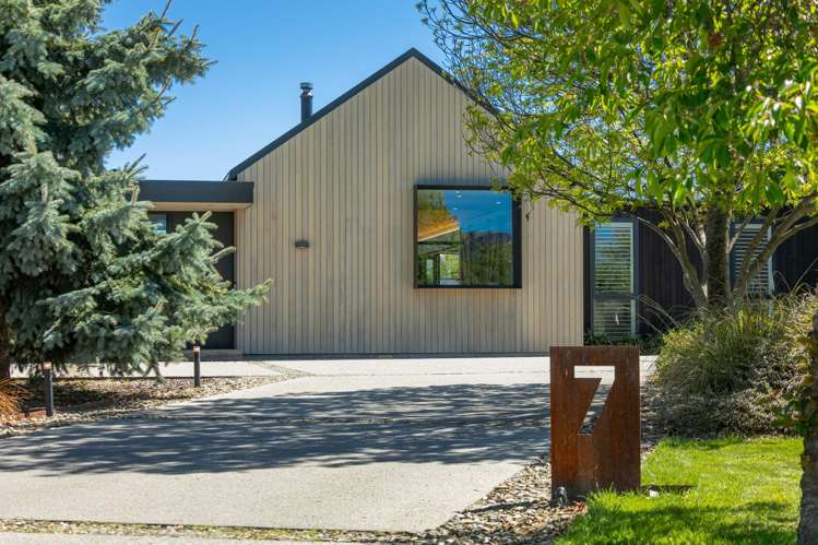 7 Mountain View Drive Wanaka_24