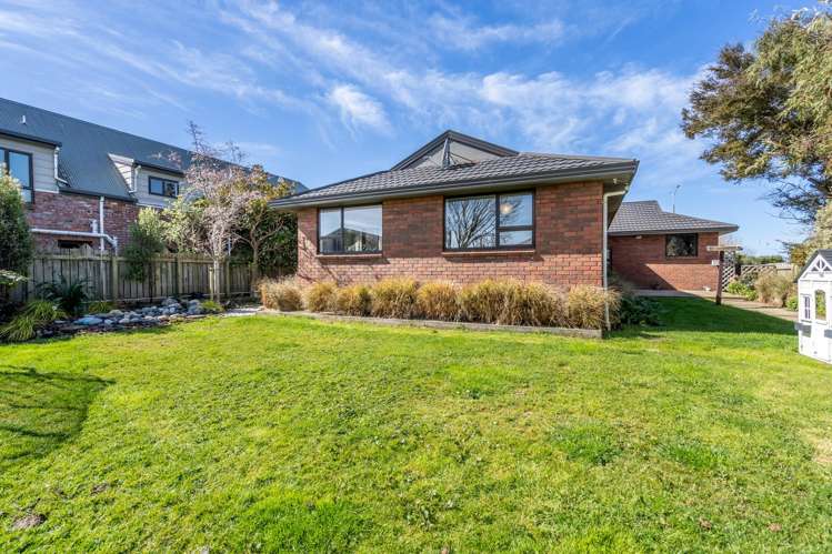 700 Queens Drive Waikiwi_20