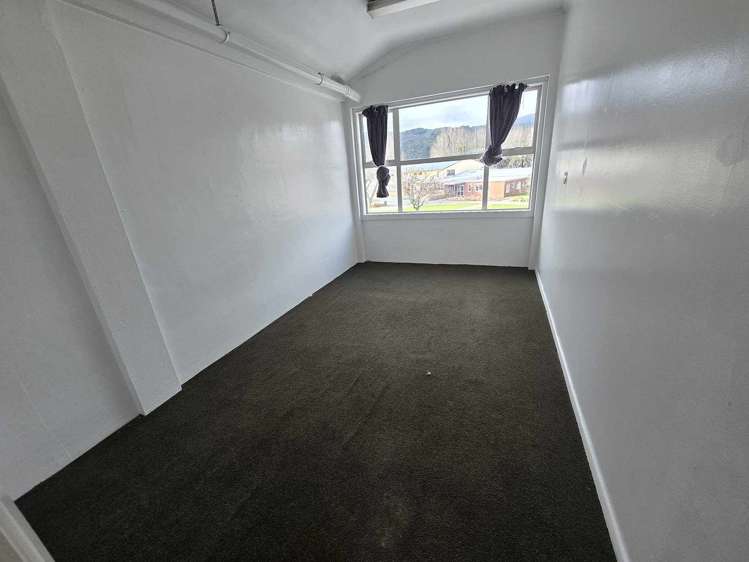 8 Queen Street Wainuiomata_4