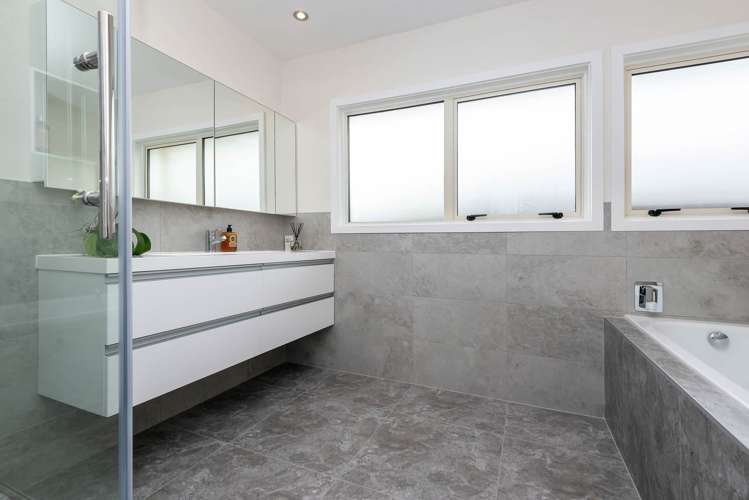 21 Tupaki Place Pakuranga Heights_8