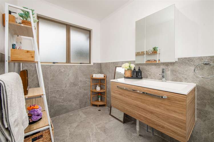 8 Forest Hill Road Henderson_16