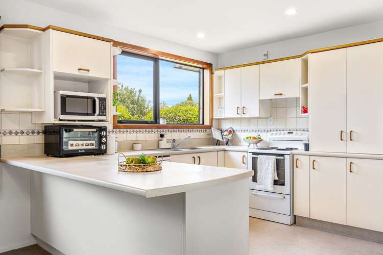 11a Woodstock Place Russley_5