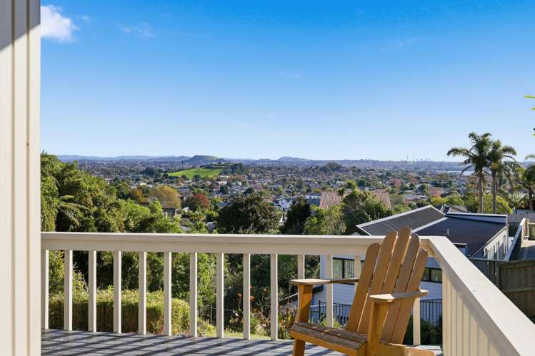 10 Etherege Place Mellons Bay_14