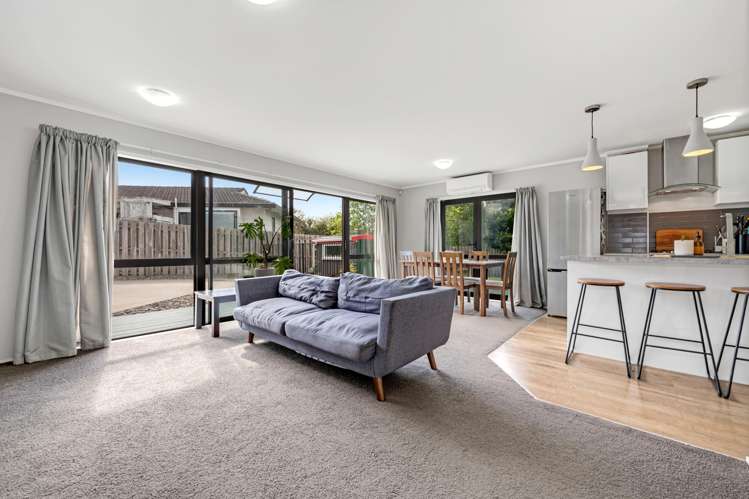 25 & 25a Sandgate Avenue Botany Downs_14