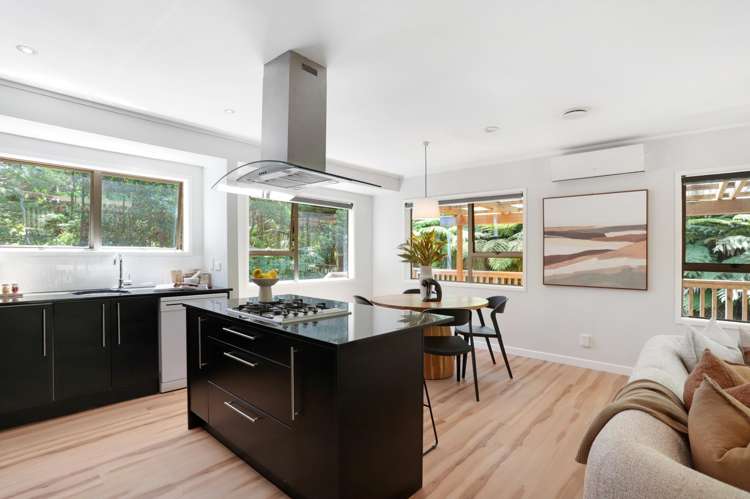 2/6 Sonnenberg Way Titirangi_10