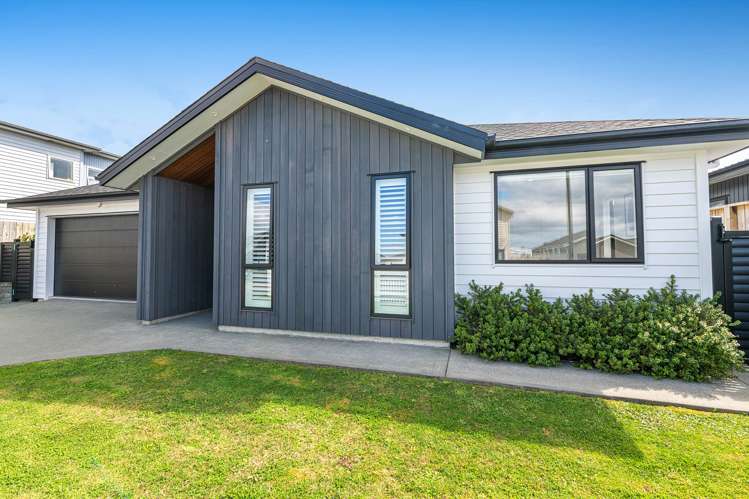 13 Surf View Crescent Red Beach_24