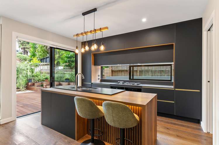 20c Beach Road Castor Bay_6