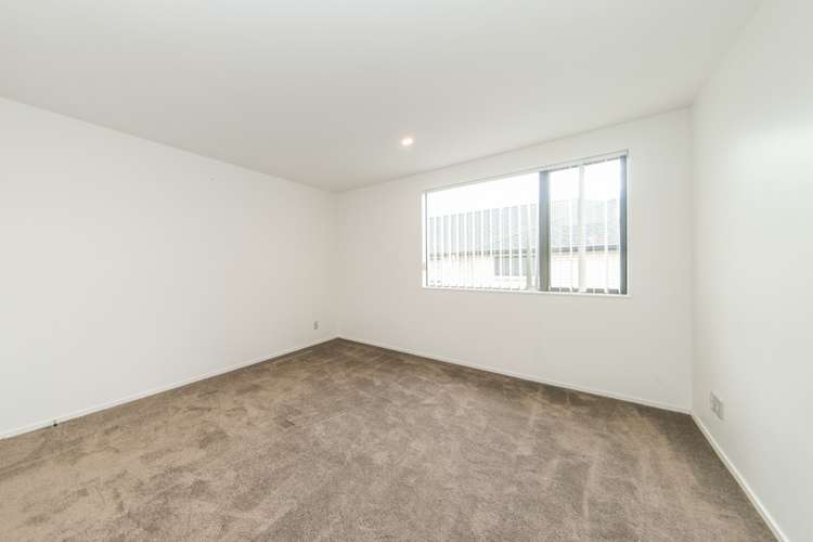2 Azzurro Way Flat Bush_14