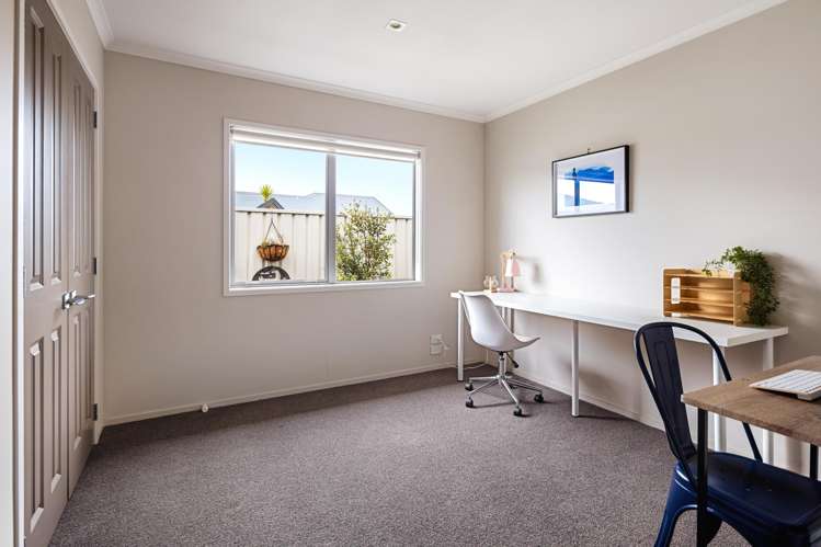 4 Roger Street Lytton West_14